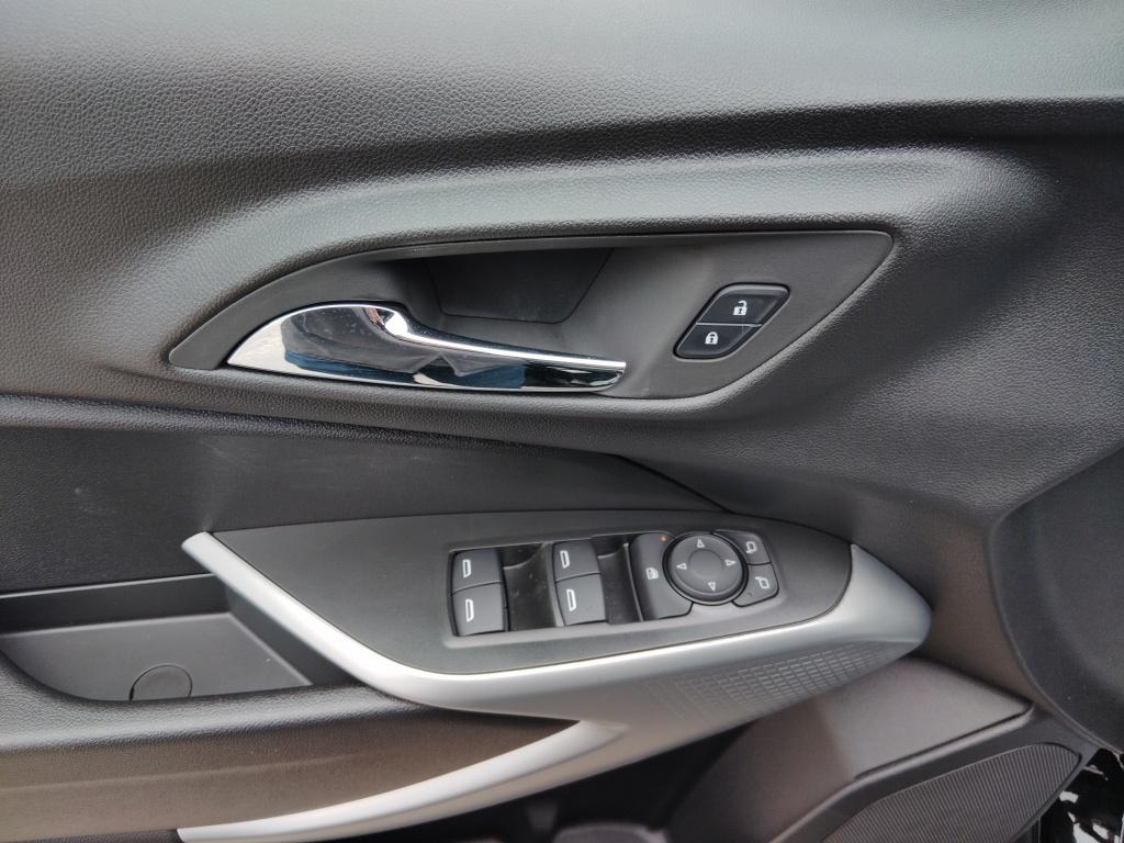 2026 Chevrolet Trax RS - Photo 12