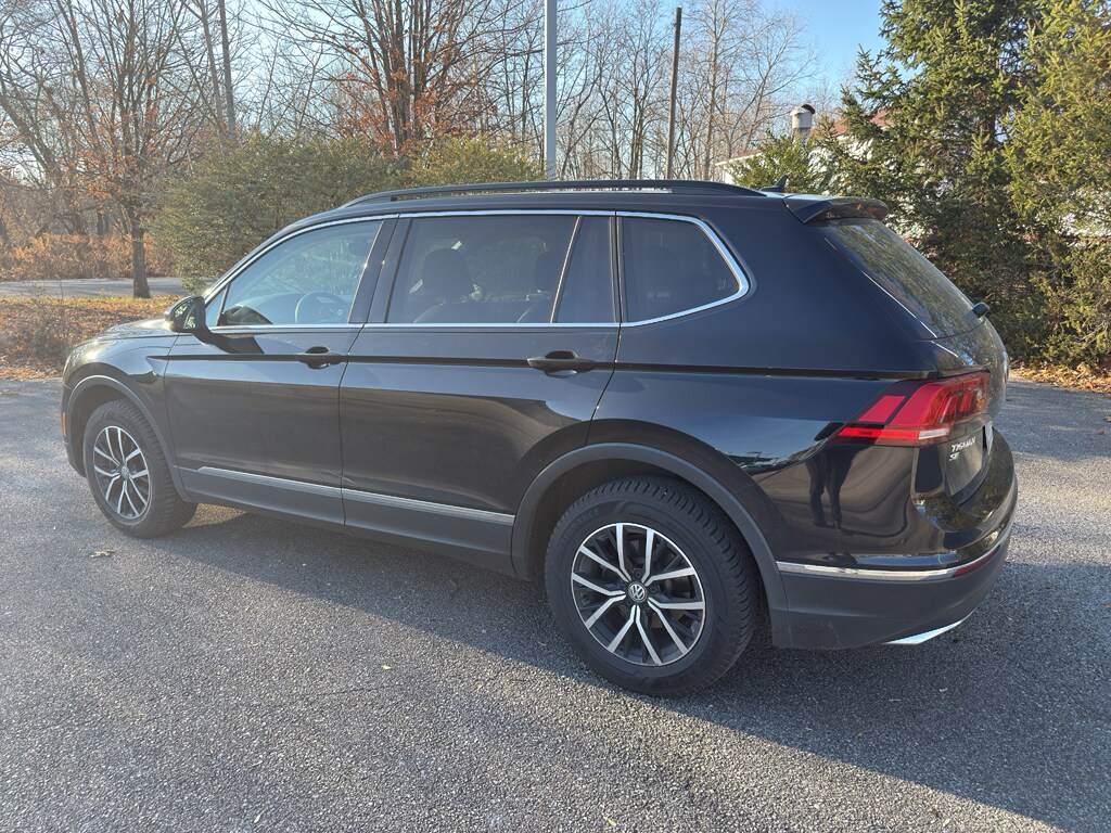 2021 Volkswagen Tiguan SE photo 2