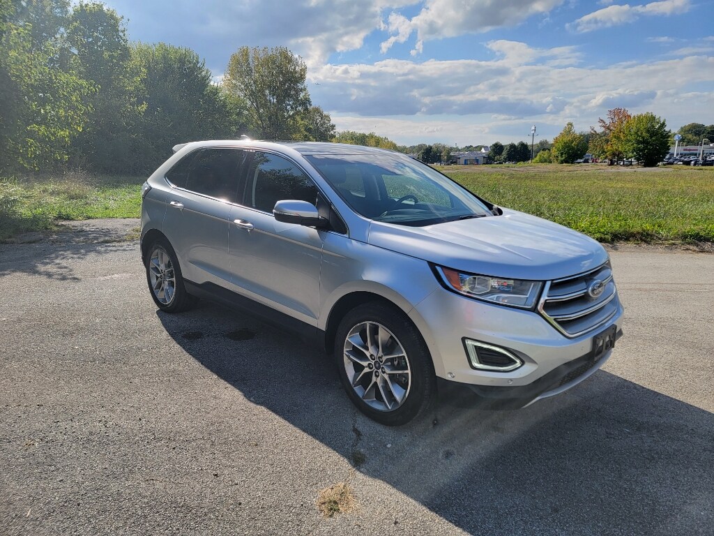 2018 Ford Edge Titanium photo 2