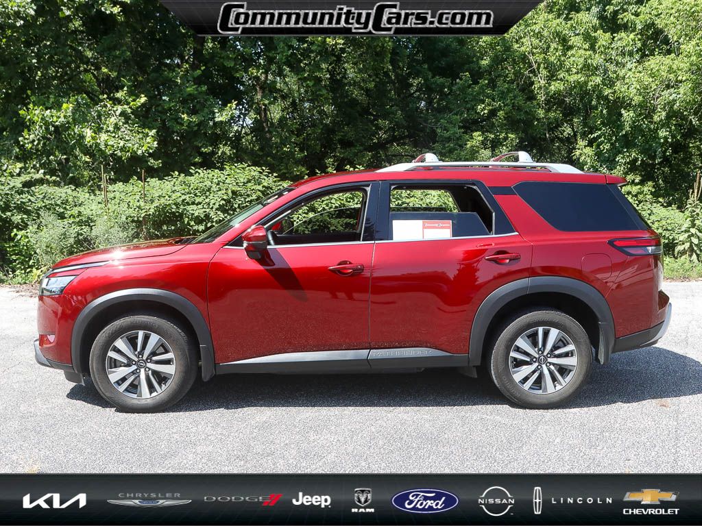 2024 Nissan Pathfinder SL photo 2