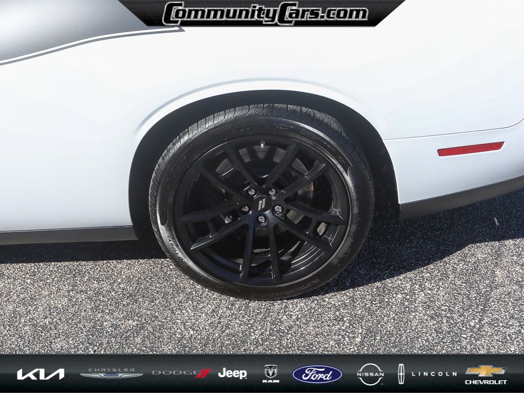 2022 Dodge Challenger R/T Scat Pack photo 2
