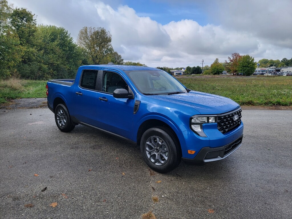 2025 Ford Maverick XLT photo 2