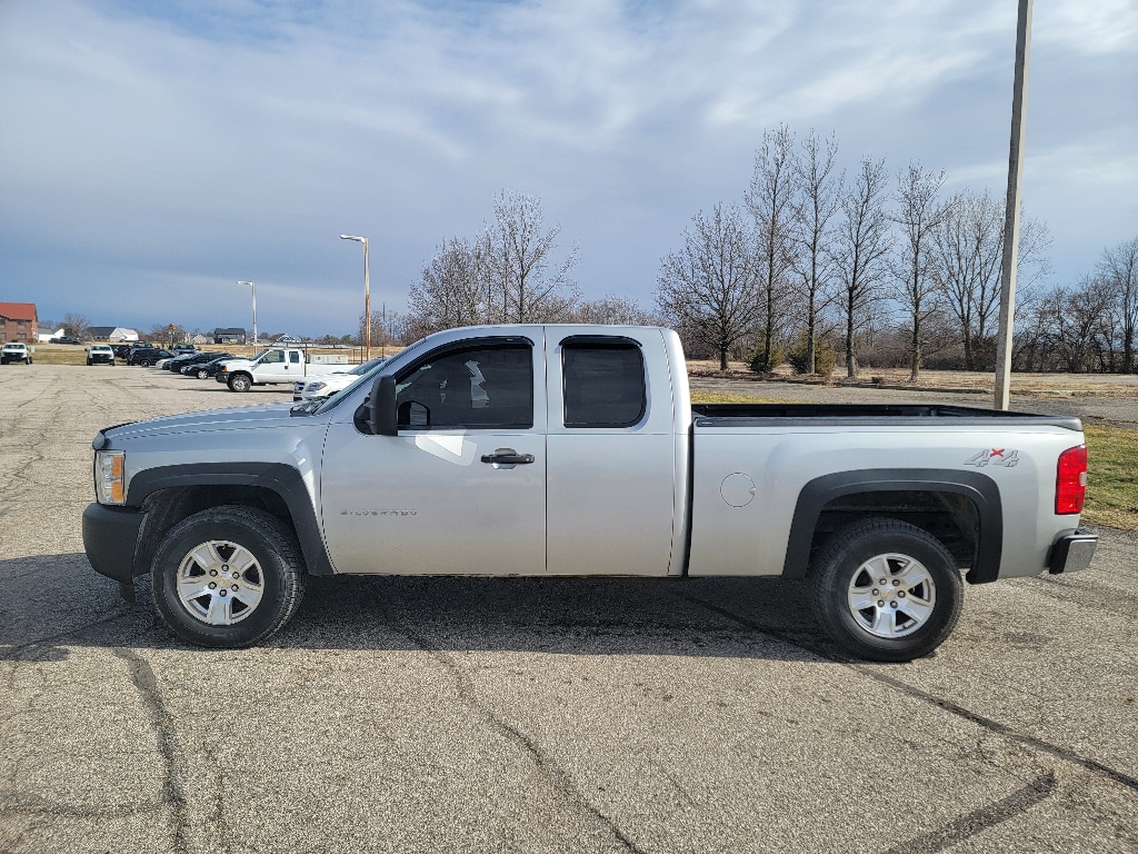 2010 Chevrolet Silverado Work Truck Base photo 3