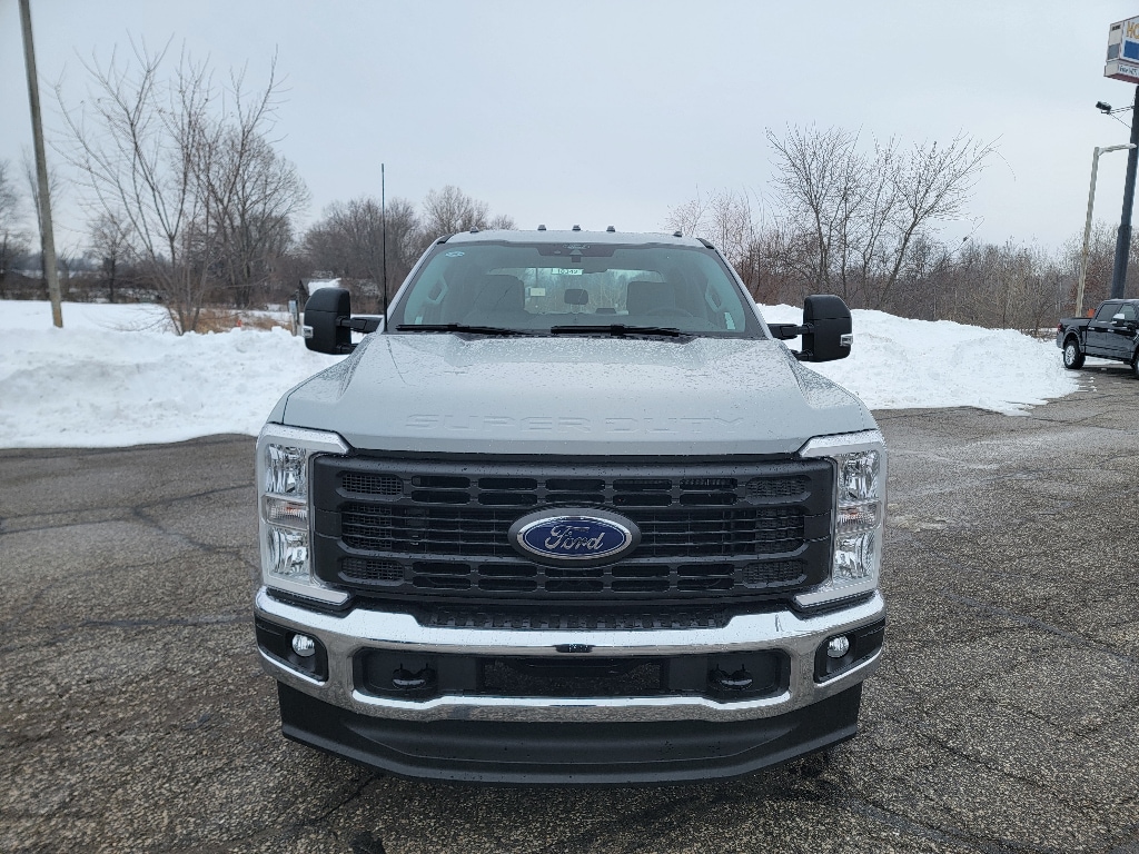 2026 Ford F-350 XL photo 2