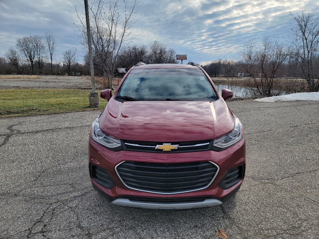 Used 2021 Chevrolet Trax LT with VIN KL7CJPSB3MB318140 for sale in Mooresville, IN