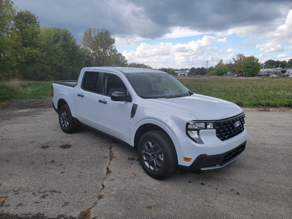 2025 Ford Maverick XLT photo 2