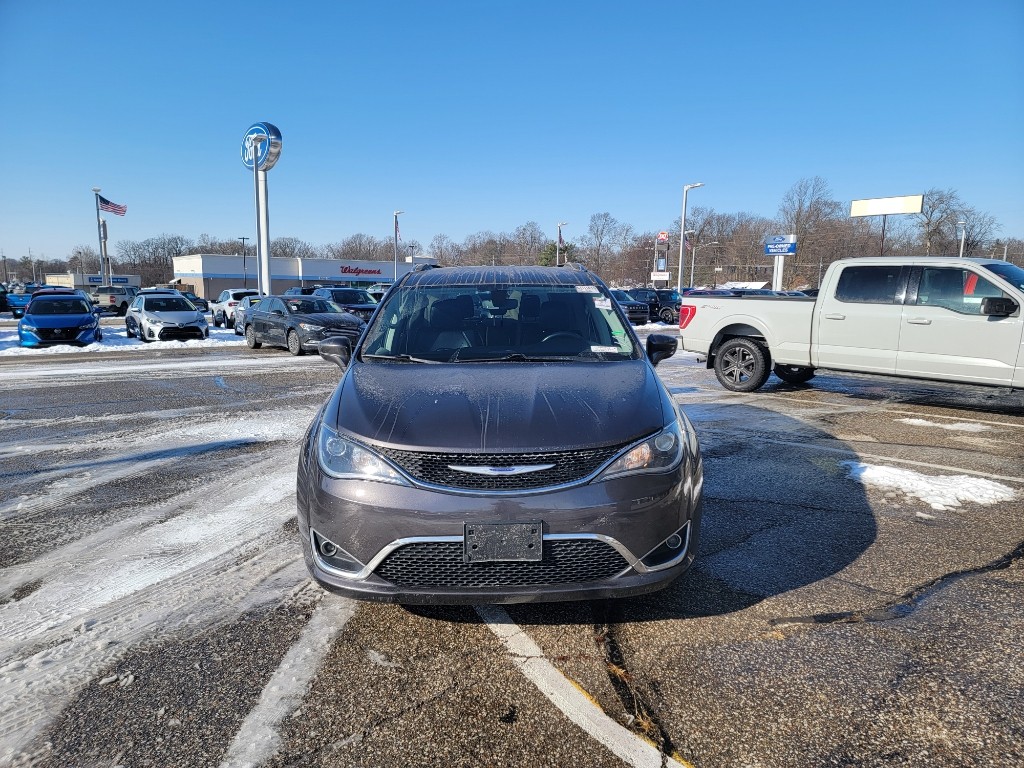 Used 2019 Chrysler Pacifica Touring L with VIN 2C4RC1BG5KR733202 for sale in Mooresville, IN