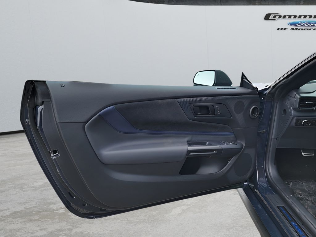 2025 Ford Mustang Dark Horse - Photo 17