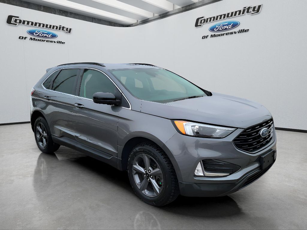 2022 Ford Edge SEL photo 3