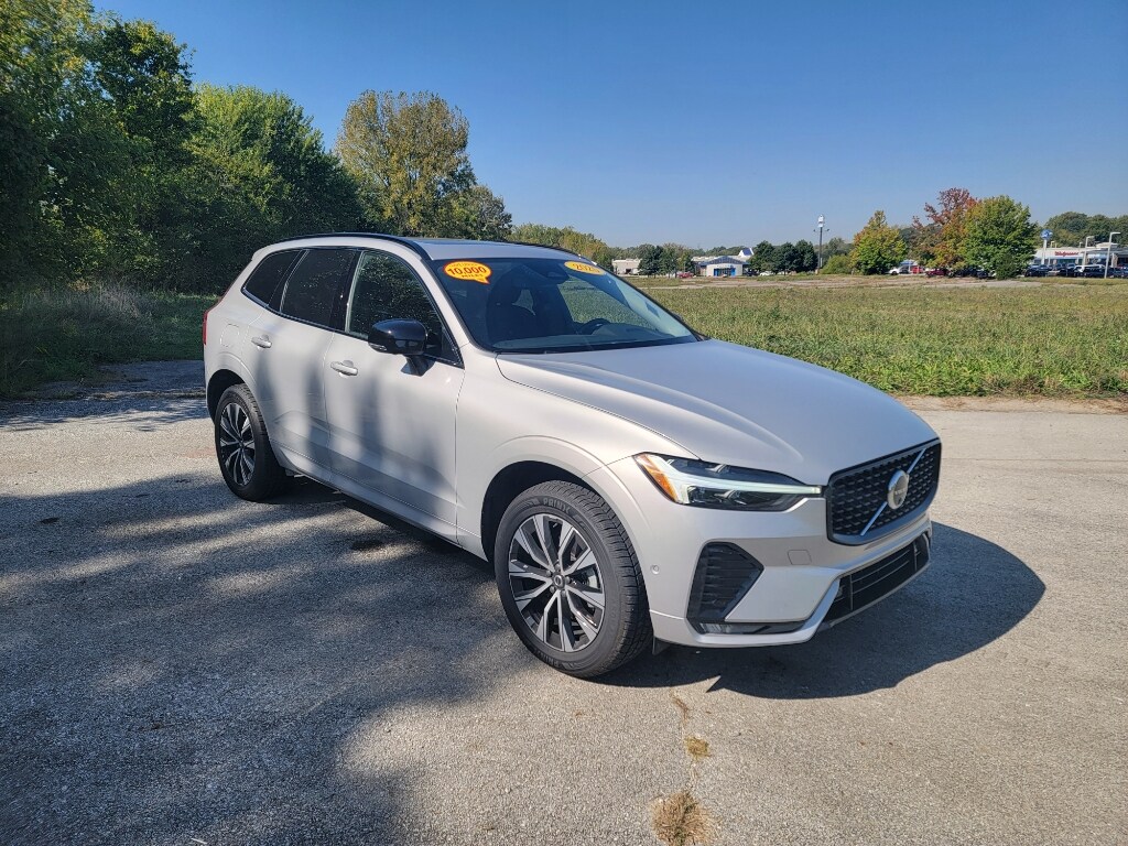 2025 Volvo XC60 B5 Plus photo 2