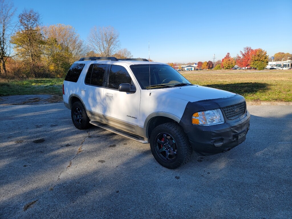 2005 Ford Explorer Eddie Bauer photo 2