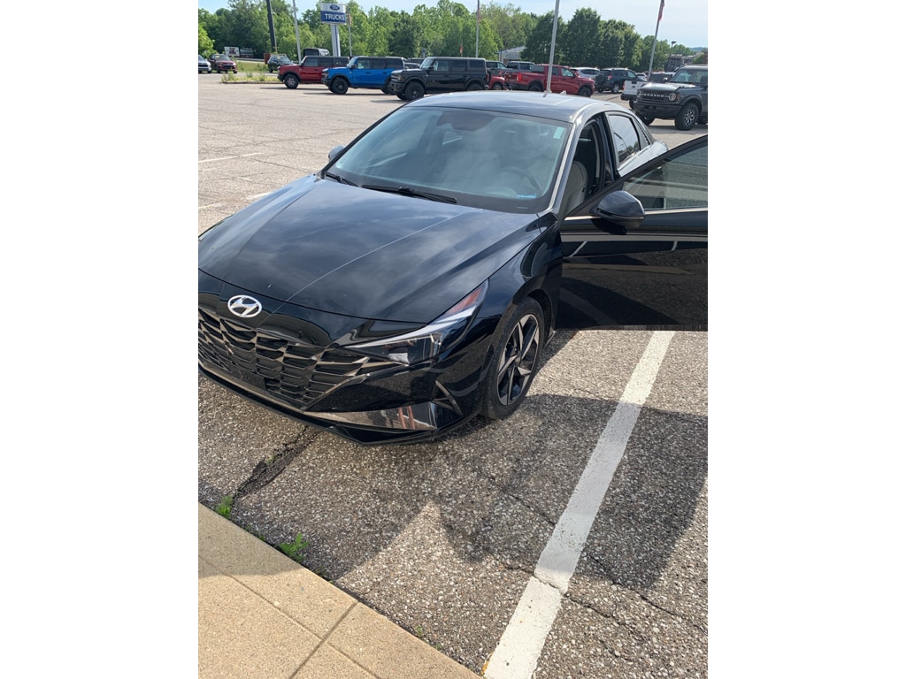 Used 2023 Hyundai Elantra Limited Sedan