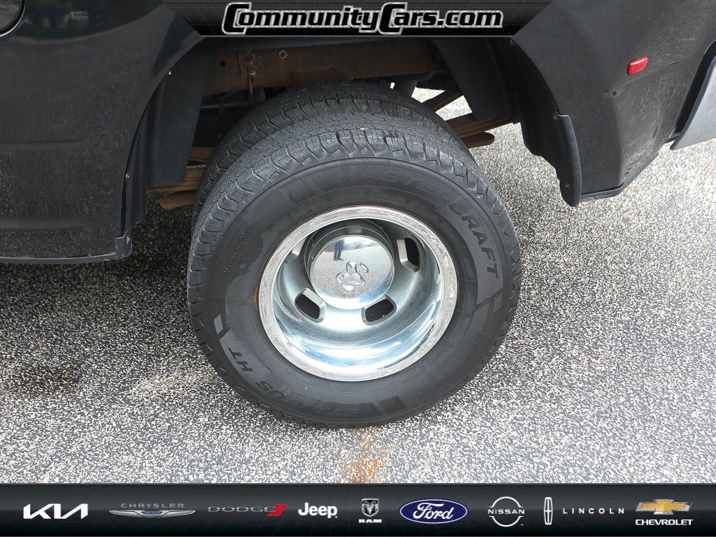 2011 Ram 3500 SLT photo 4
