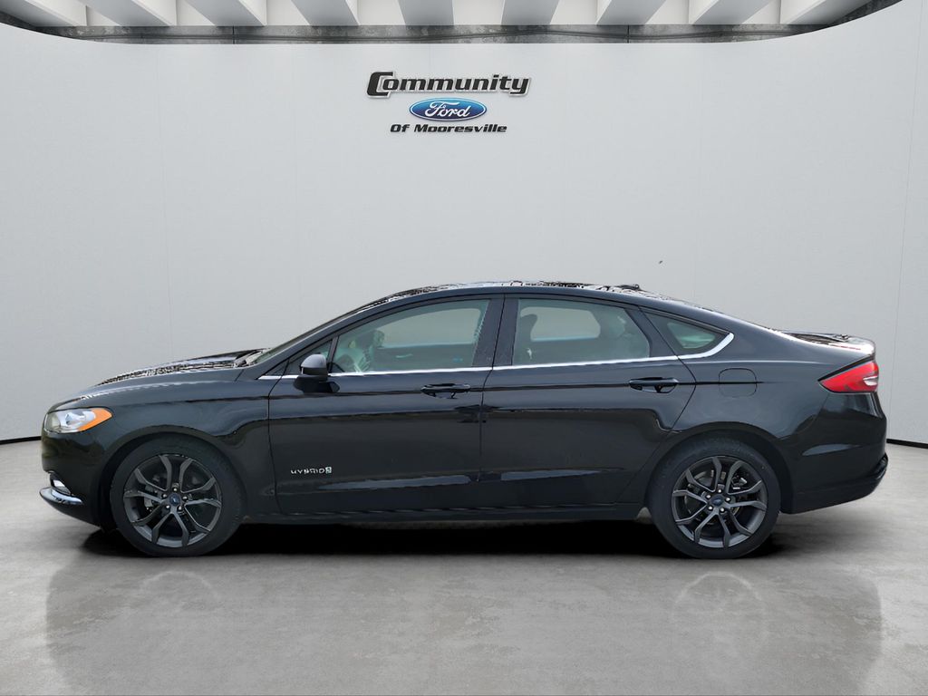 2018 Ford Fusion Hybrid SE photo 2