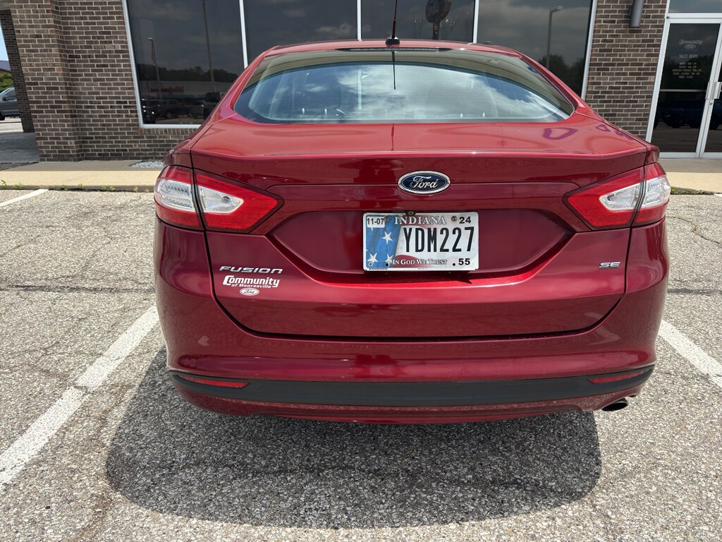 Used 2016 Ford Fusion SE Sedan