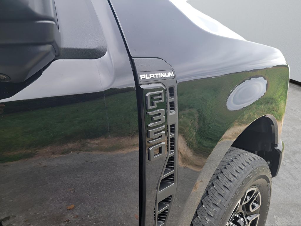 2026 Ford F-350 Super Duty Platinum - Photo 38