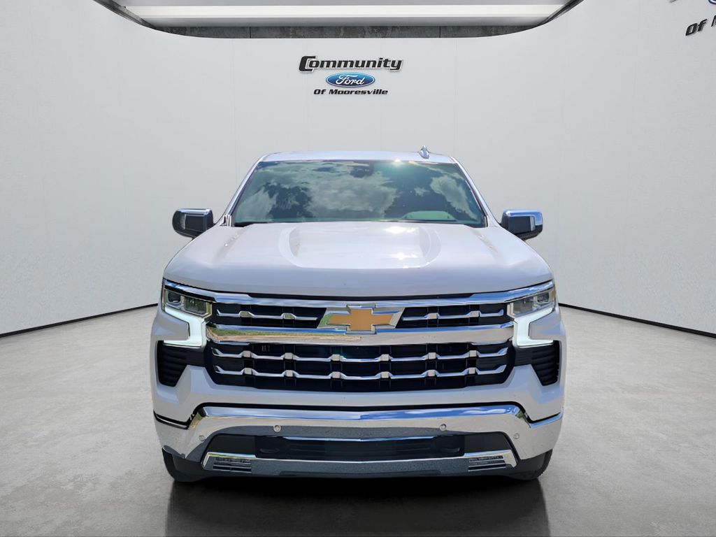 2025 Chevrolet Silverado 1500 LTZ photo 2