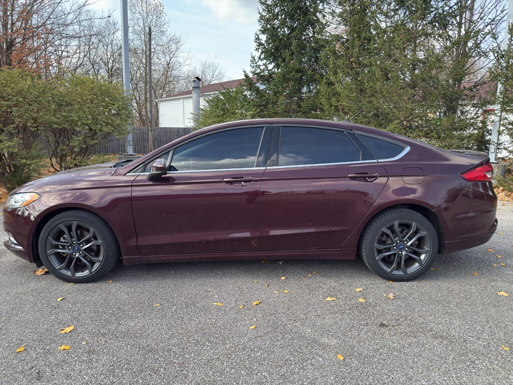 2018 Ford Fusion SE photo 3