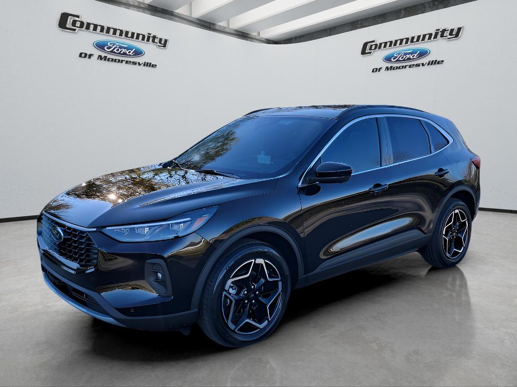 2026 Ford Escape Platinum's photo