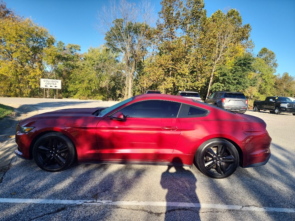 2015 Ford Mustang EcoBoost Premium photo 3