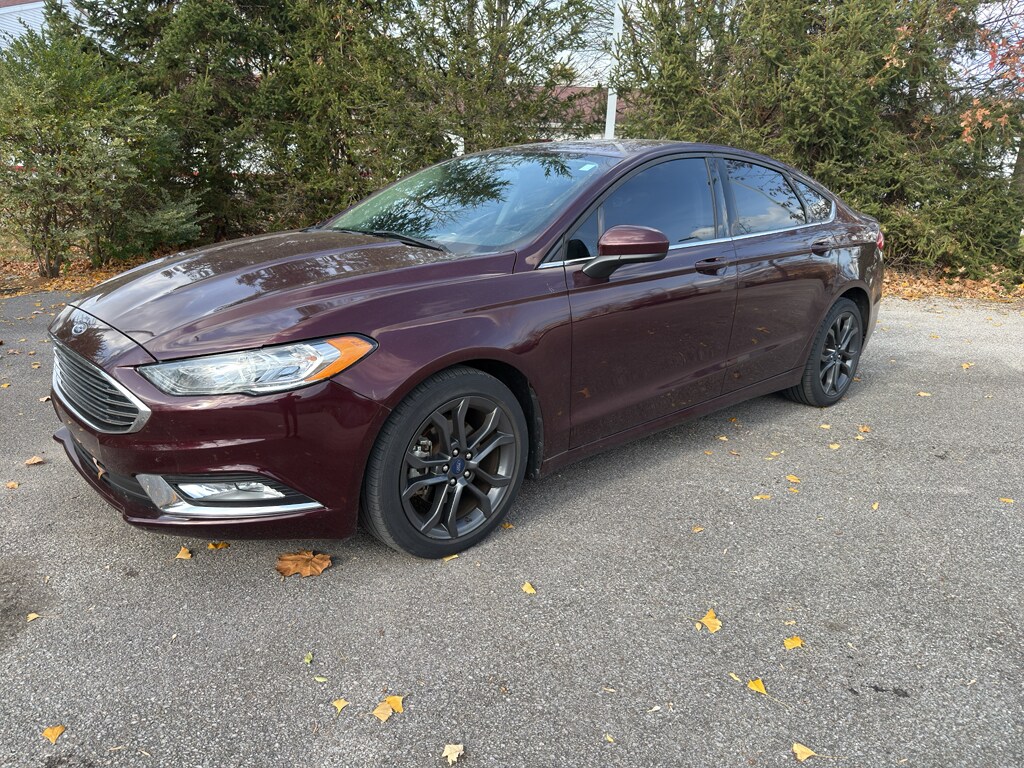 2018 Ford Fusion SE photo 2