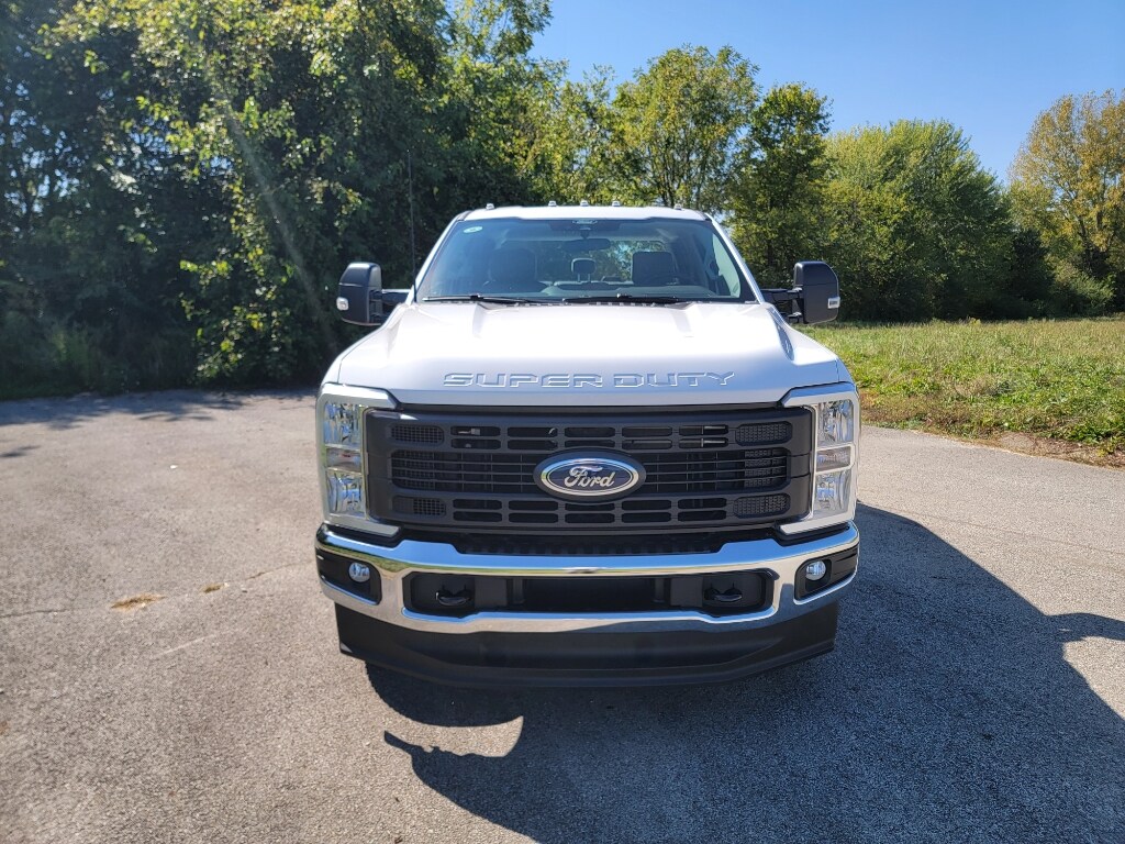 2026 Ford F-250 XL photo 2
