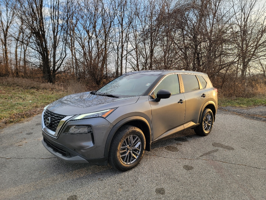 2023 Nissan Rogue S's photo