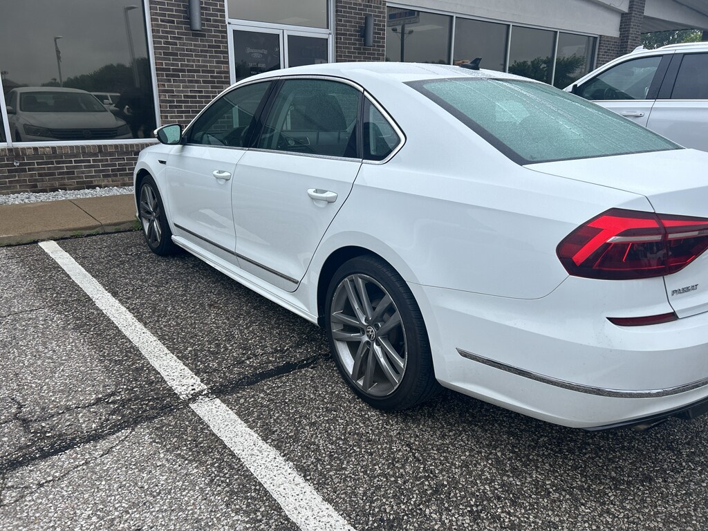Used 2017 Volkswagen Passat 1.8T R-Line Sedan