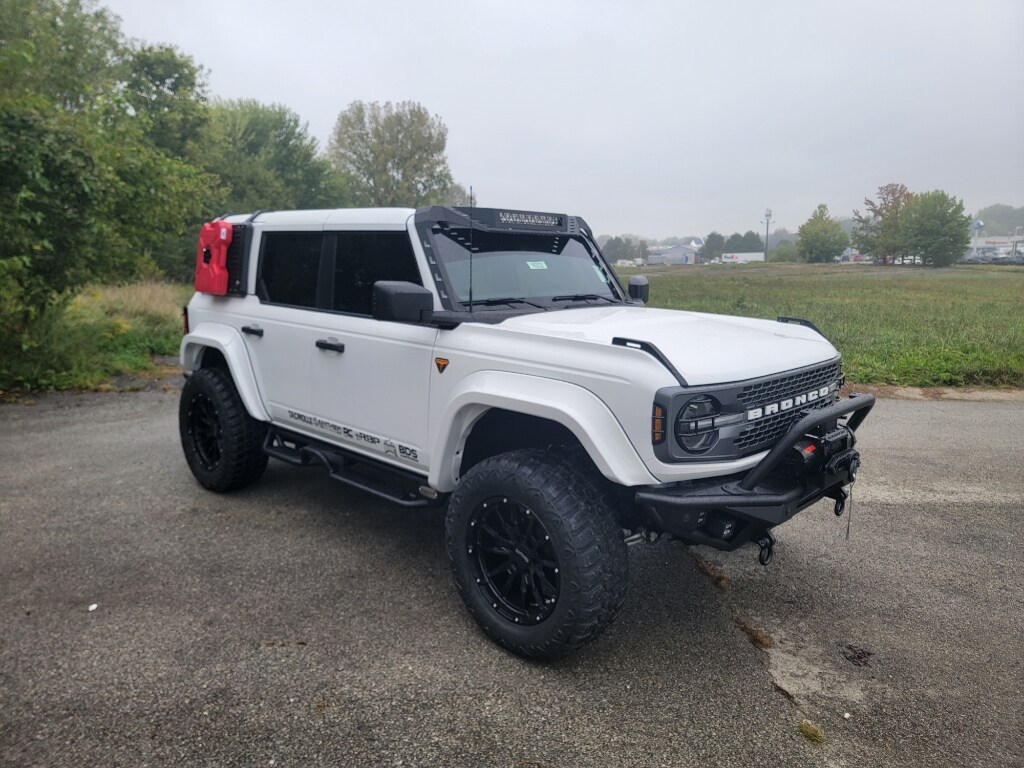 2025 Ford Bronco Badlands photo 3