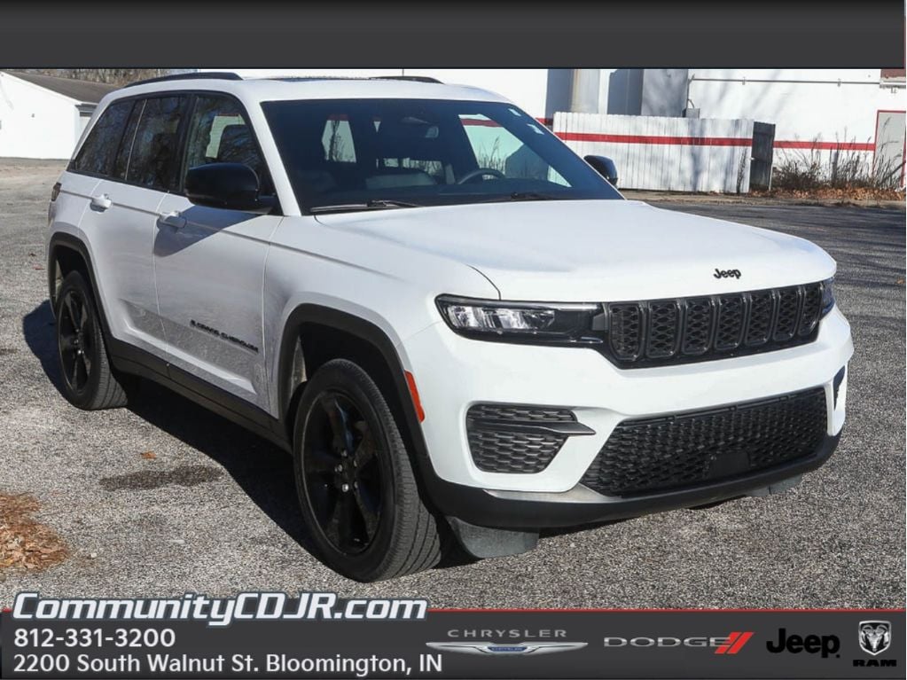 2023 Jeep Grand Cherokee Altitude's photo