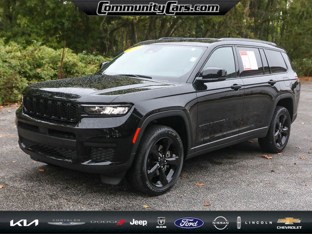 2023 Jeep Grand Cherokee Laredo photo 2