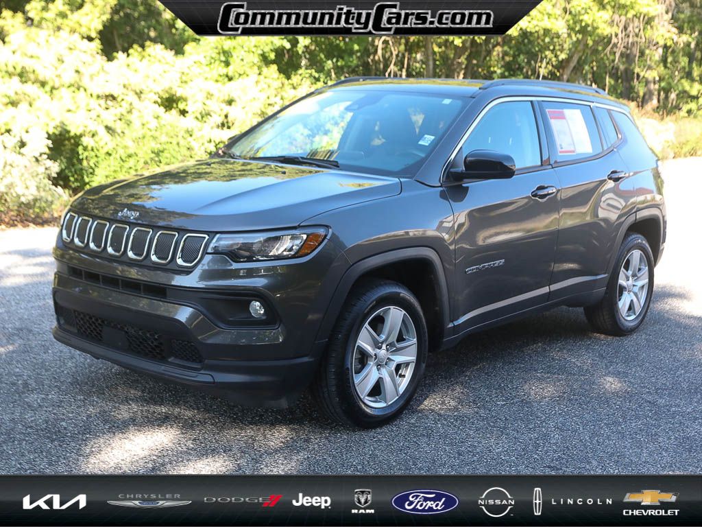 2022 Jeep Compass Latitude photo 2