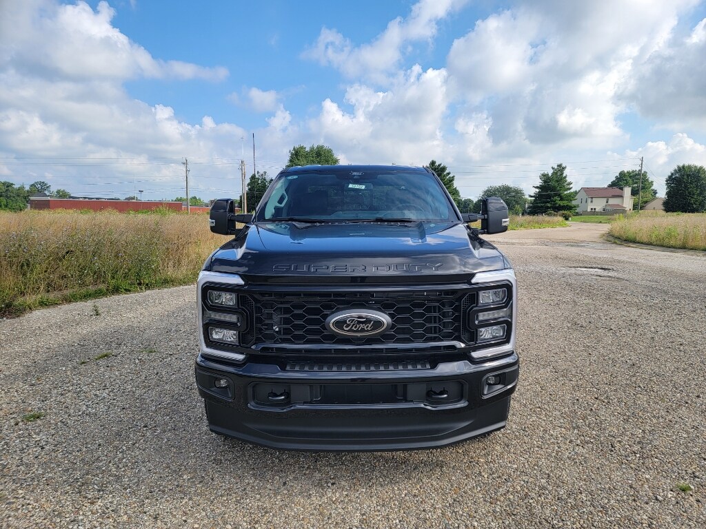 2025 Ford F-250 Lariat photo 2