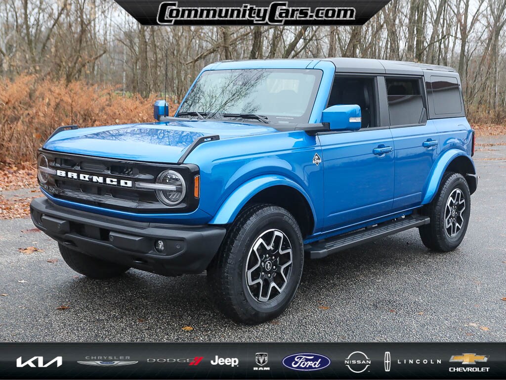 2024 Ford Bronco Outer Banks photo 2