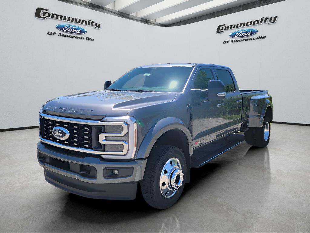 2026 Ford F-450 Platinum 4x4 Crew Cab 8' Box DRW's photo