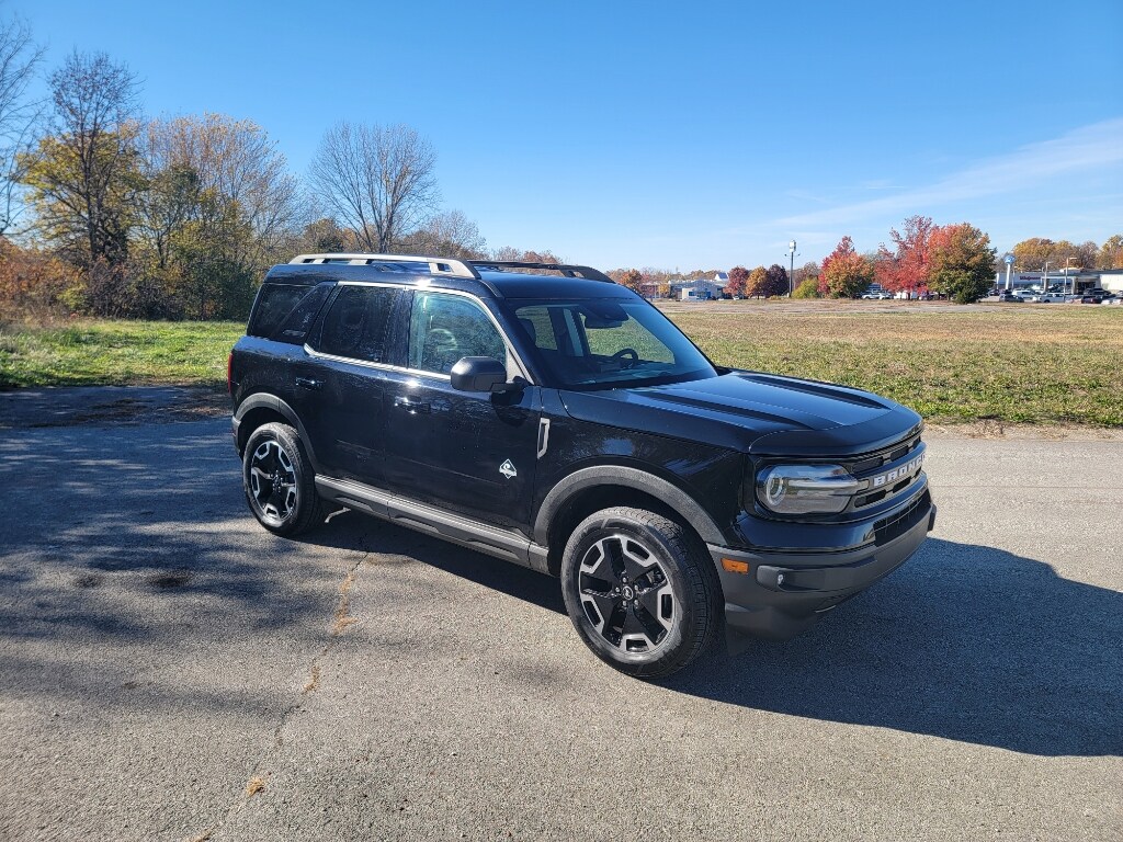 2022 Ford Bronco Sport Outer Banks photo 3