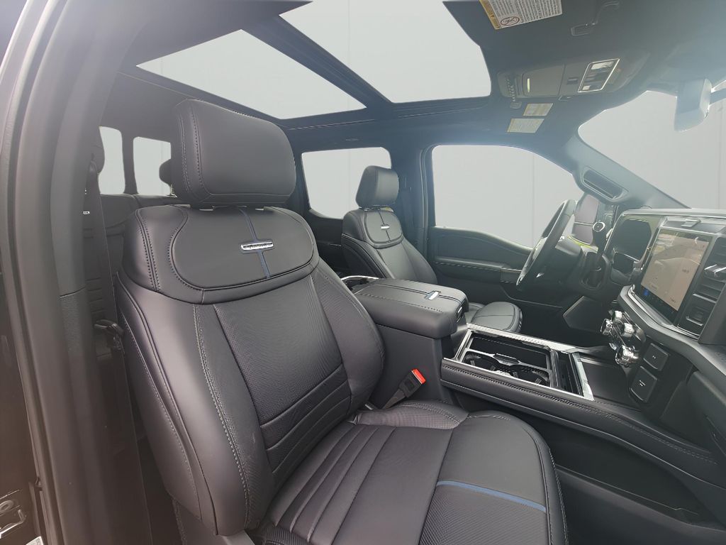 2026 Ford F-350 Super Duty Platinum - Photo 36