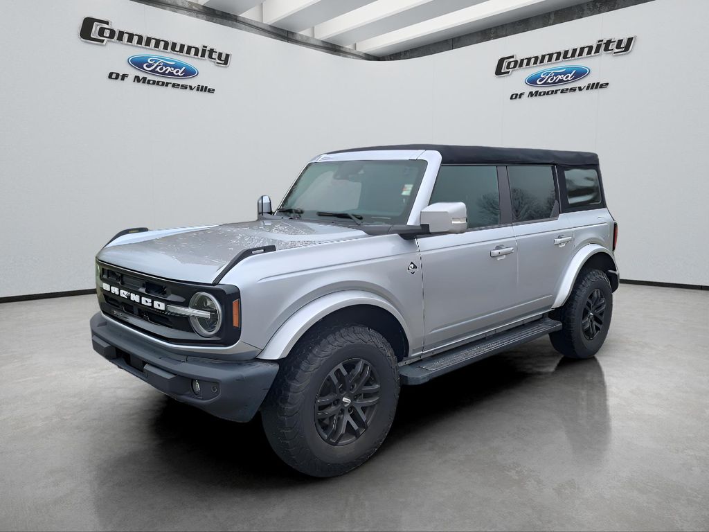 2022 Ford Bronco 4-Door Outer Banks's photo