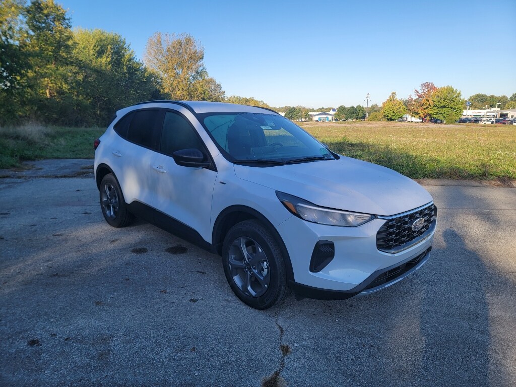 2026 Ford Escape ST-Line photo 3