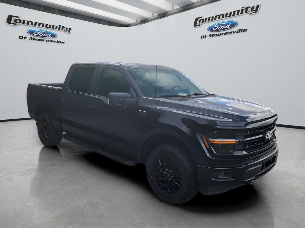 2025 Ford F-150 XLT photo 3