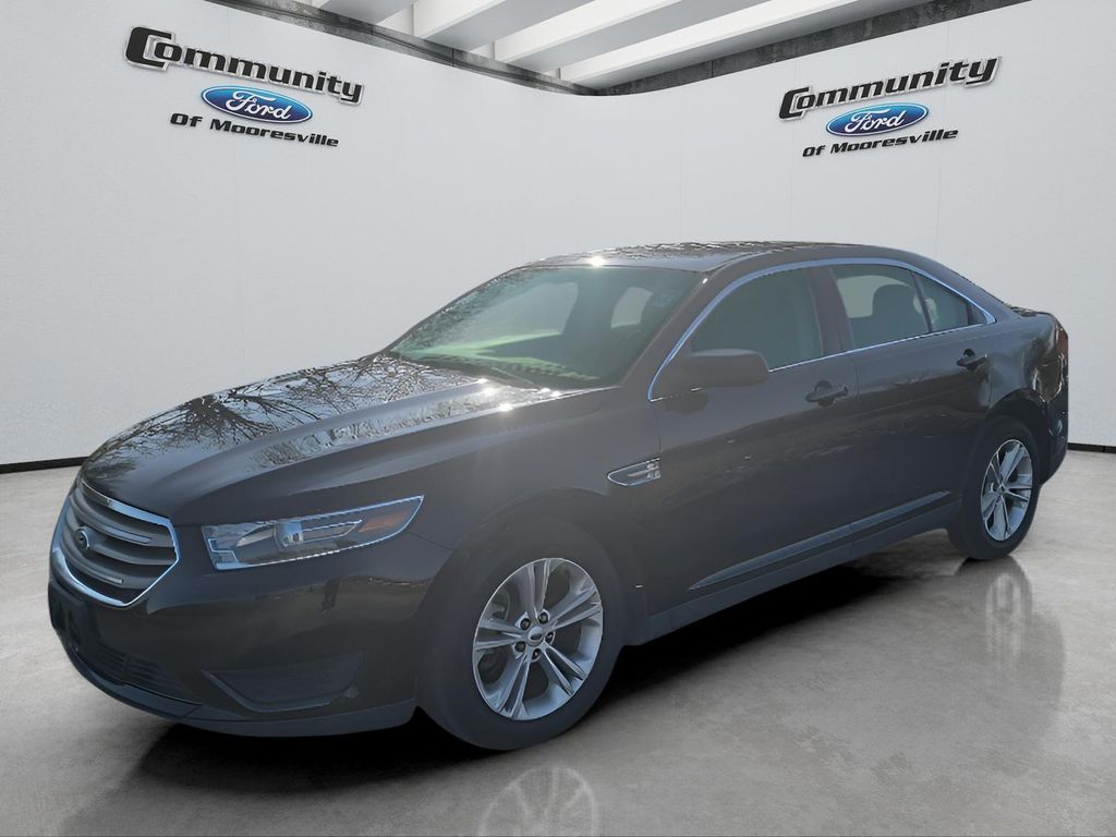 2018 Ford Taurus SE's photo