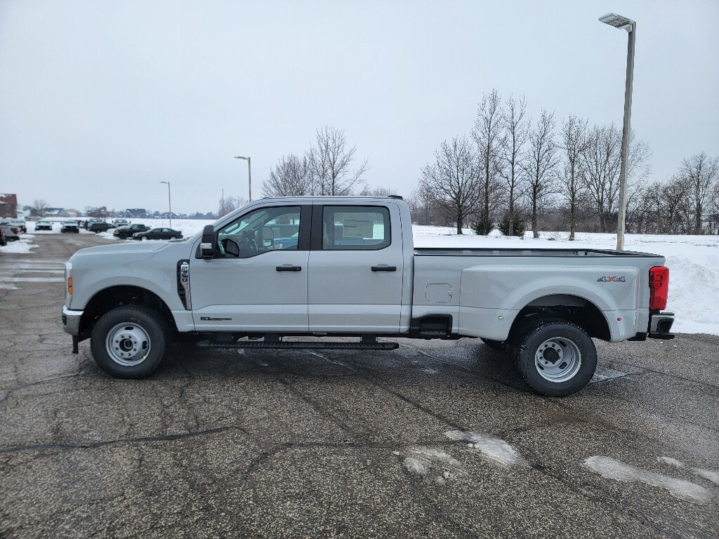 2026 Ford F-350 XL photo 4