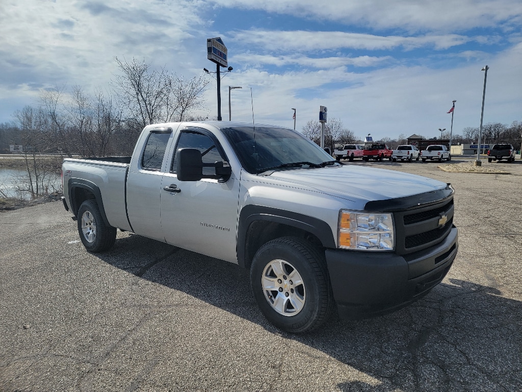 2010 Chevrolet Silverado Work Truck Base photo 2
