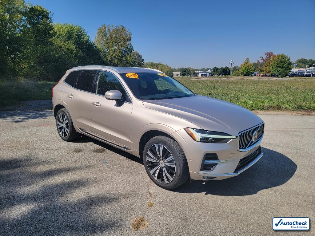2023 Volvo XC60 B5 Plus photo 2