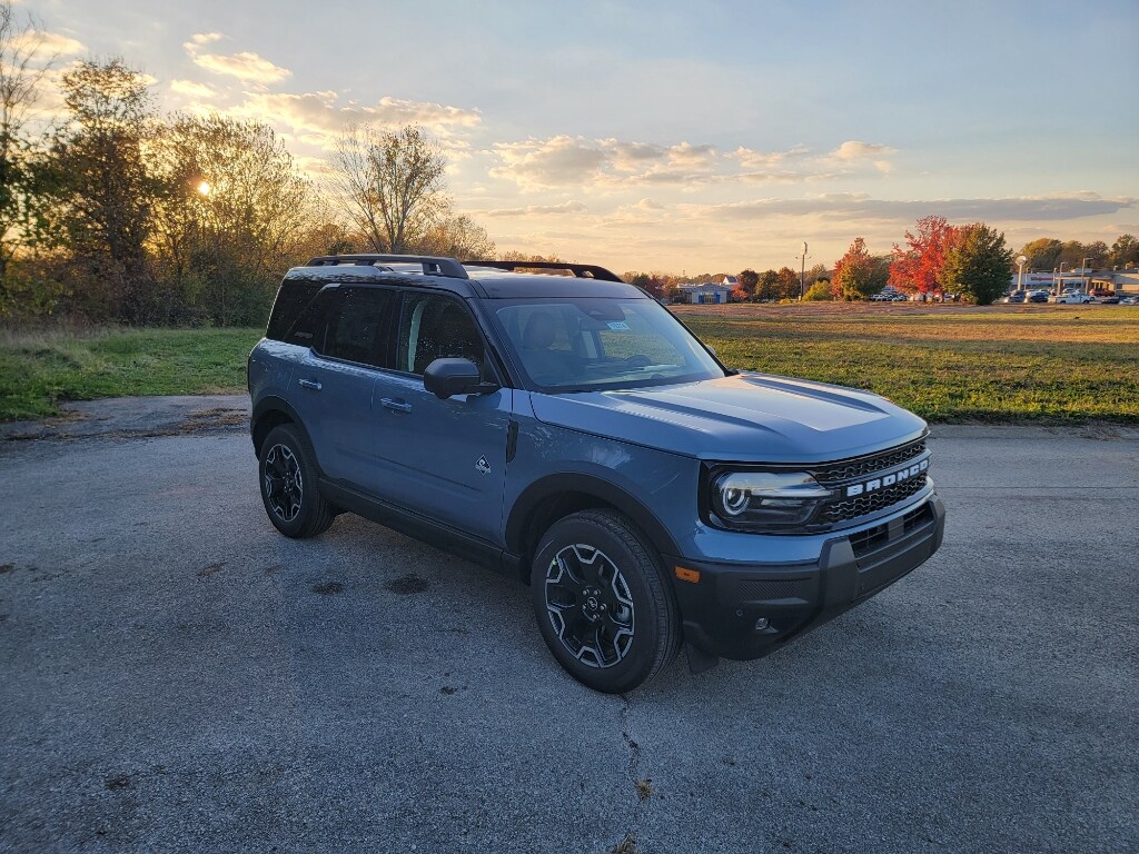 2025 Ford Bronco Sport Outer Banks photo 3