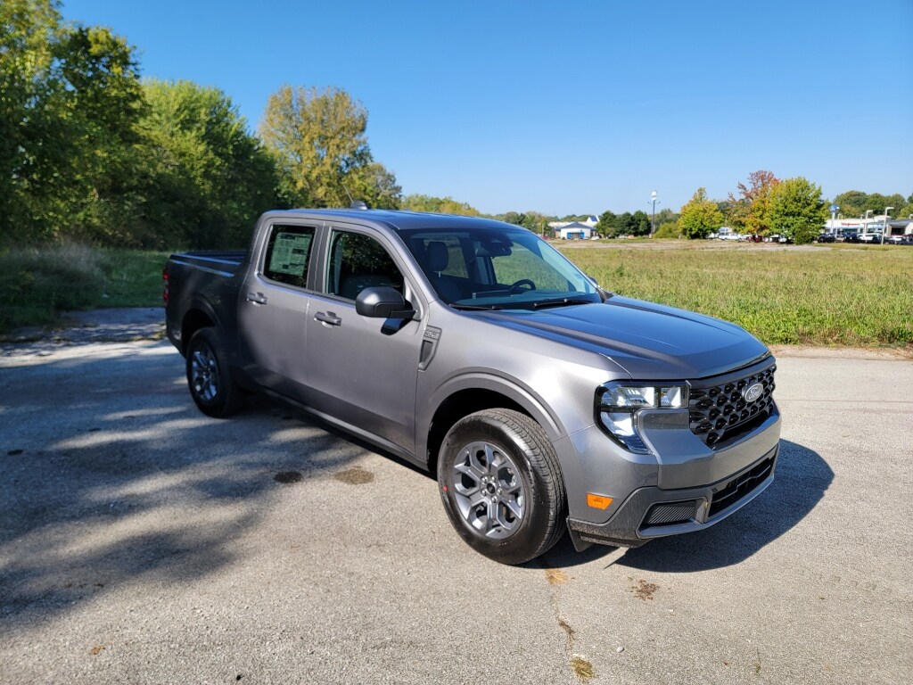 2025 Ford Maverick XLT photo 2