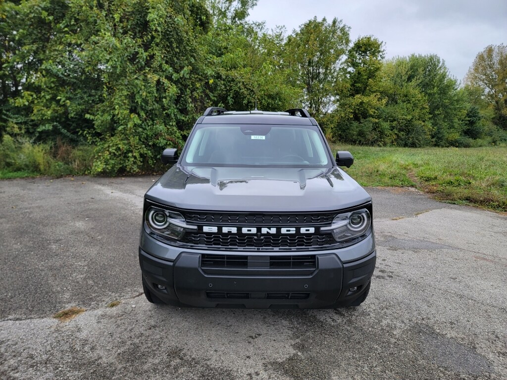2025 Ford Bronco Sport Outer Banks photo 2
