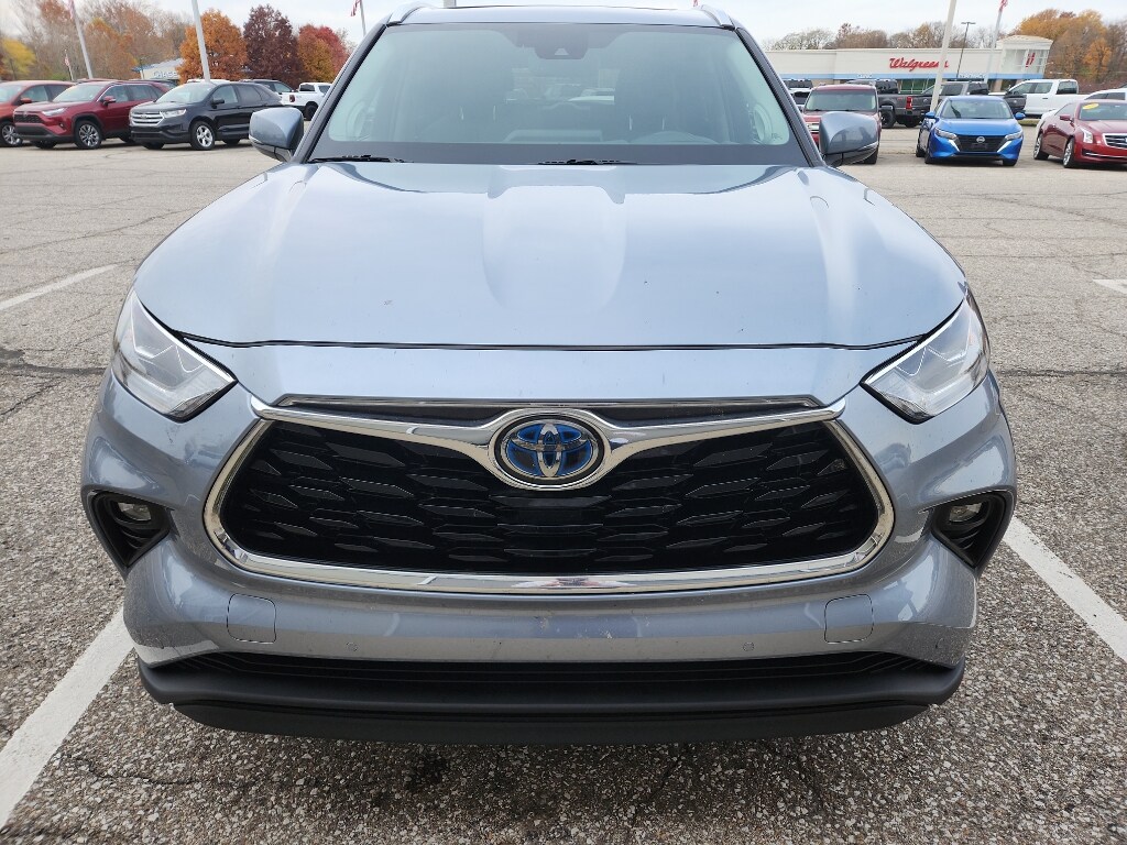 2021 Toyota Highlander Hybrid Limited photo 3