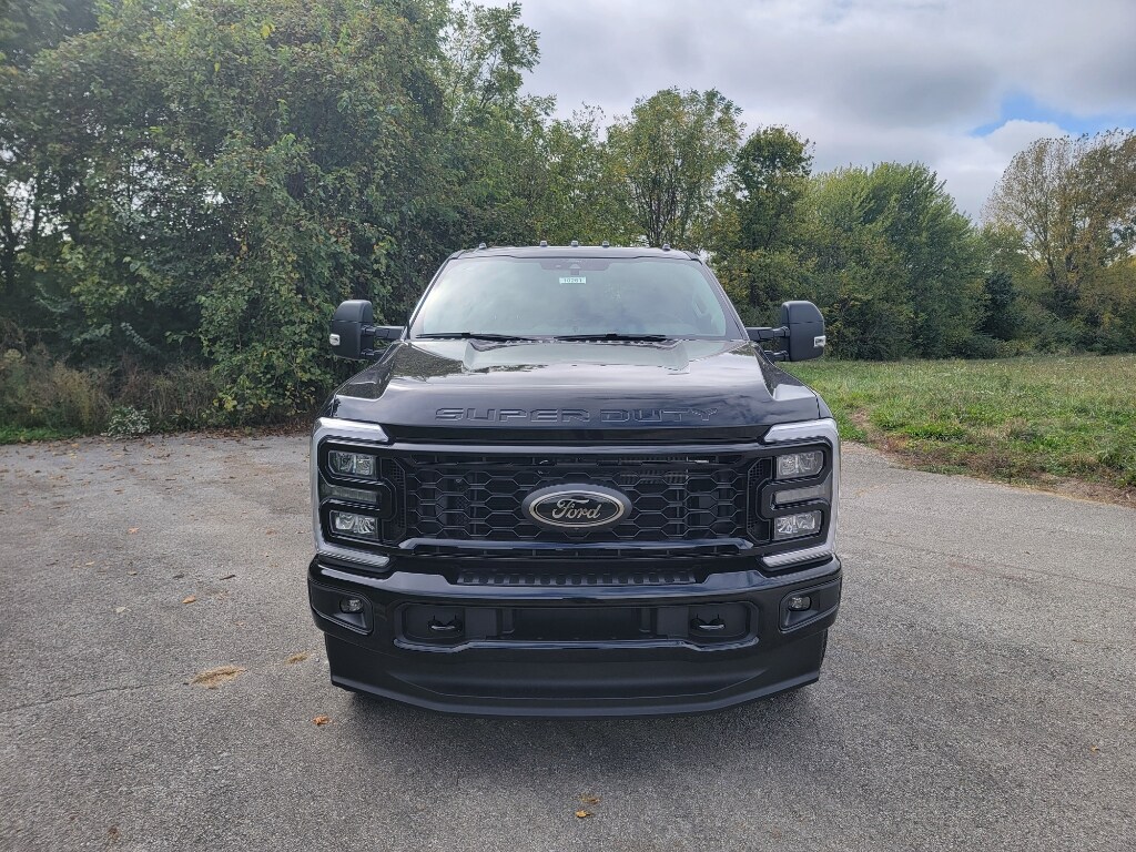 2026 Ford F-350 XLT photo 2
