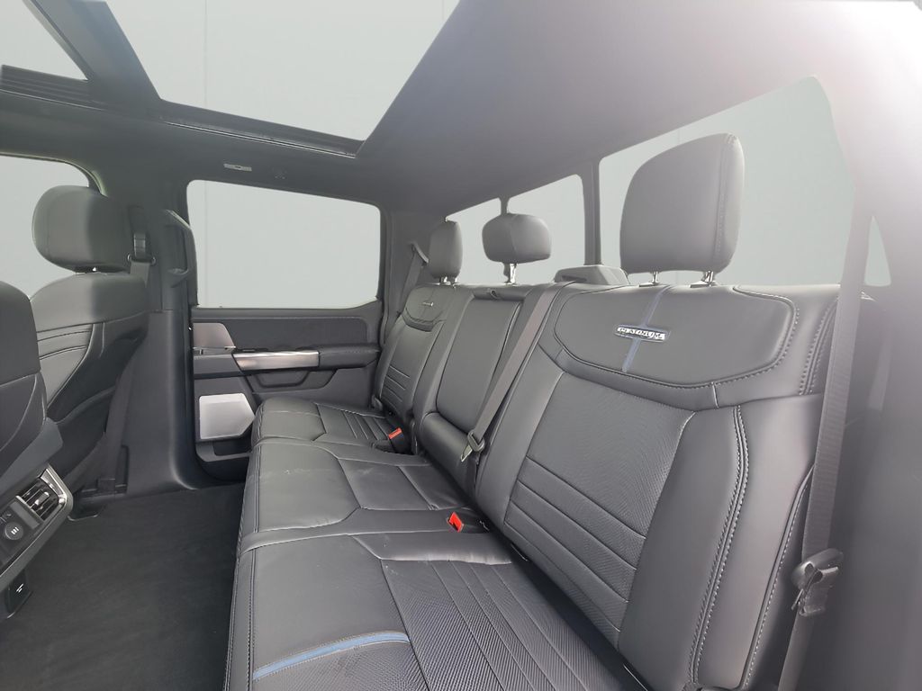 2026 Ford F-350 Super Duty Platinum - Photo 29